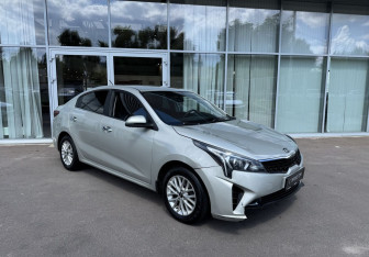 Подержанный автомобиль Kia Rio Sedan 2020 года (3 фото)