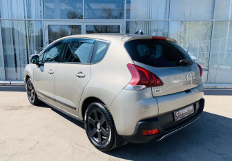 Подержанный автомобиль Peugeot 3008 2014 года (7 фото)