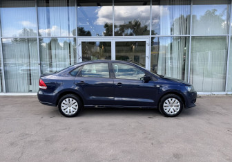 Подержанный автомобиль Volkswagen Polo Sedan 2012 года (4 фото)