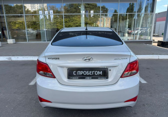 Подержанный автомобиль Hyundai Solaris Sedan 2015 года (6 фото)