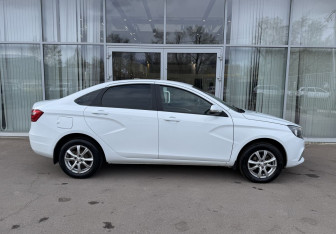 Подержанный автомобиль LADA (ВАЗ) Vesta Sedan 2016 года (4 фото)