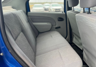 Подержанный автомобиль Renault Logan Sedan 2008 года (11 фото)