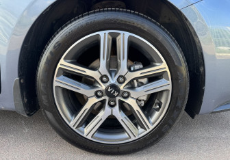 Подержанный автомобиль Kia Cerato Sedan 2018 года (12 фото)