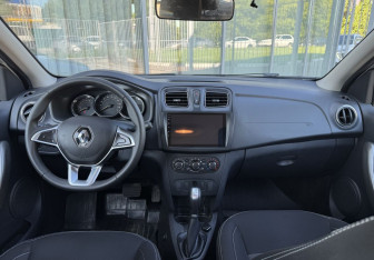 Подержанный автомобиль Renault Sandero 2022 года (9 фото)