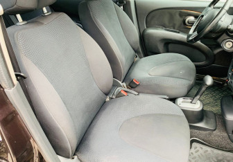 Подержанный автомобиль Nissan Micra Hatchback 2010 года (9 фото)