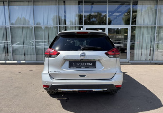 Подержанный автомобиль Nissan X-Trail 2022 года (6 фото)