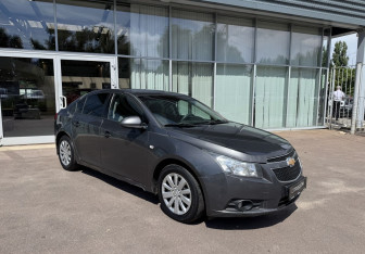 Подержанный автомобиль Chevrolet Cruze Sedan 2012 года (3 фото)