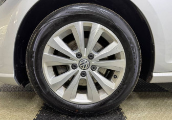 Подержанный автомобиль Volkswagen Golf Wagon 2019 года (12 фото)