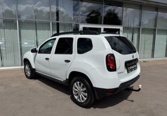 Подержанный автомобиль Renault Duster 2017 года (7 фото)