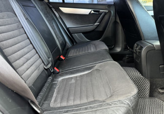Подержанный автомобиль Volkswagen Passat Sedan 2012 года (11 фото)