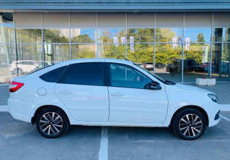 Подержанный автомобиль LADA (ВАЗ) Granta Hatchback 2022 года (4 фото)