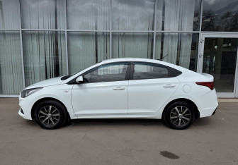 Подержанный автомобиль Hyundai Solaris Sedan 2017 года (8 фото)