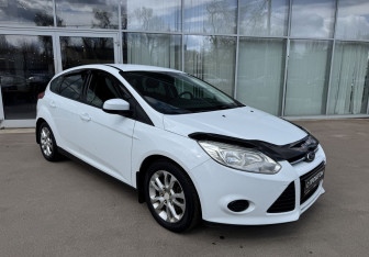 Подержанный автомобиль Ford Focus Hatchback 2013 года (3 фото)