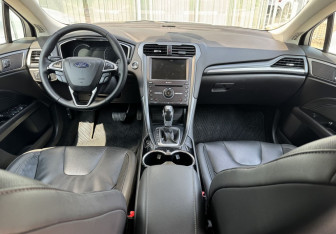 Подержанный автомобиль Ford Mondeo Sedan 2015 года (9 фото)