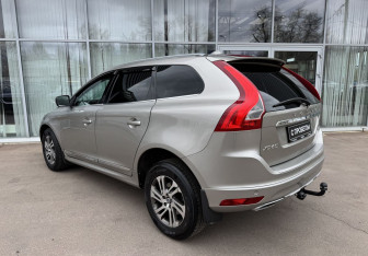 Подержанный автомобиль Volvo XC60 2016 года (7 фото)