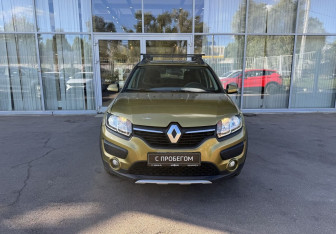 Подержанный автомобиль Renault Sandero 2016 года (2 фото)