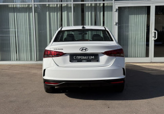 Подержанный автомобиль Hyundai Solaris Sedan 2022 года (6 фото)
