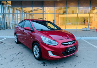 Подержанный автомобиль Hyundai Solaris Sedan 2014 года (3 фото)