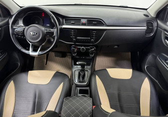Подержанный автомобиль Kia Rio Sedan 2017 года (11 фото)