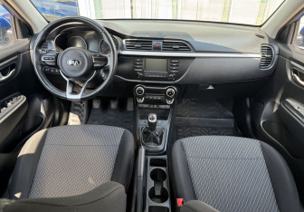 Подержанный автомобиль Kia Rio Sedan 2018 года (9 фото)