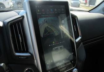 Подержанный автомобиль Toyota Land Cruiser Suv 2020 года (16 фото)