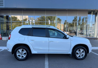 Подержанный автомобиль Nissan Terrano 2020 года (7 фото)