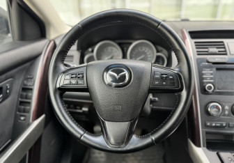 Подержанный автомобиль Mazda CX-9 2013 года (10 фото)