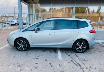 Подержанный автомобиль Opel Zafira Compactvan 2012 года (8 фото)