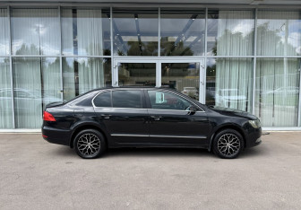 Подержанный автомобиль Skoda Superb Liftback 2013 года (4 фото)