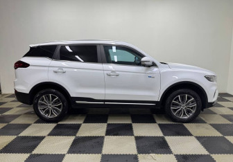 Подержанный автомобиль Geely Atlas Pro 2024 года (4 фото)