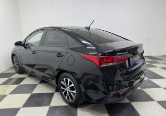 Подержанный автомобиль Hyundai Solaris Sedan 2017 года (7 фото)