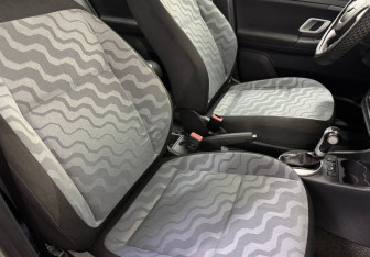 Подержанный автомобиль Skoda Fabia Hatchback 2010 года (9 фото)