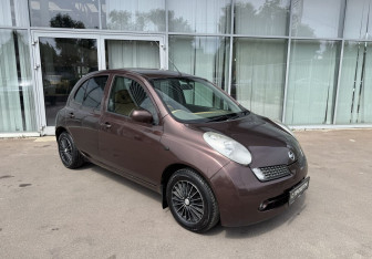 Подержанный автомобиль Nissan March Hatchback 2004 года (3 фото)