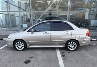Подержанный автомобиль Suzuki Liana Sedan 2006 года (8 фото)