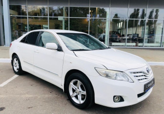 Подержанный автомобиль Toyota Camry Sedan 2011 года (3 фото)