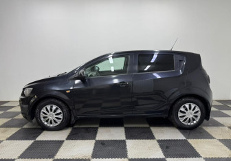 Подержанный автомобиль Chevrolet Aveo Hatchback 2013 года (4 фото)