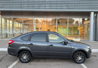 Подержанный автомобиль LADA (ВАЗ) Granta Liftback 2019 года (4 фото)