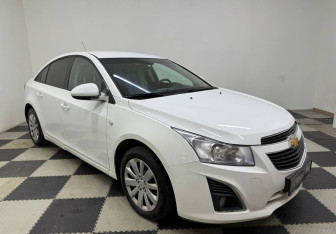 Подержанный автомобиль Chevrolet Cruze Sedan 2013 года (3 фото)