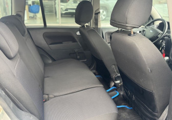 Подержанный автомобиль Ford Fusion 2007 года (12 фото)