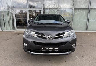 Подержанный автомобиль Toyota RAV4 2013 года (2 фото)