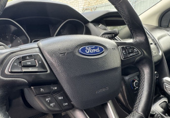 Подержанный автомобиль Ford Focus Hatchback 2018 года (12 фото)