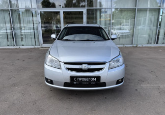 Подержанный автомобиль Chevrolet Epica 2011 года (2 фото)