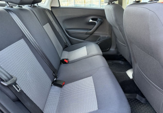Подержанный автомобиль Volkswagen Polo Sedan 2014 года (11 фото)