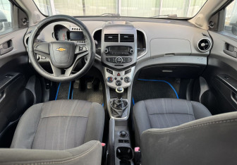 Подержанный автомобиль Chevrolet Aveo Sedan 2013 года (9 фото)