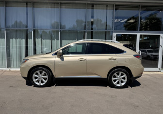 Подержанный автомобиль Lexus RX 2009 года (8 фото)