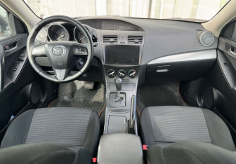 Подержанный автомобиль Mazda 3 Sedan 2013 года (9 фото)