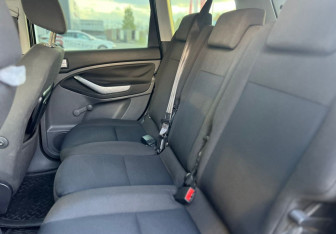 Подержанный автомобиль Ford C-MAX 2007 года (11 фото)