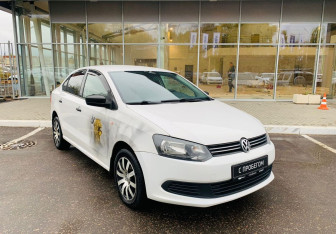 Подержанный автомобиль Volkswagen Polo Sedan 2010 года (3 фото)