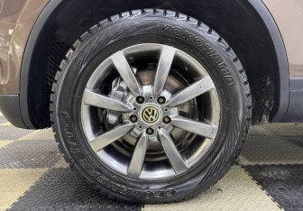 Подержанный автомобиль Volkswagen Touareg 2012 года (12 фото)