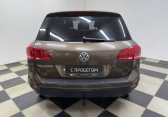 Подержанный автомобиль Volkswagen Touareg 2012 года (6 фото)